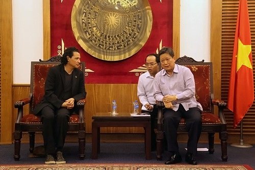 Thứ trưởng Bộ VHTTDL Hồ Anh Tuấn và Đại sứ Du lịch Việt Nam tại châu Âu Bobby Chinn